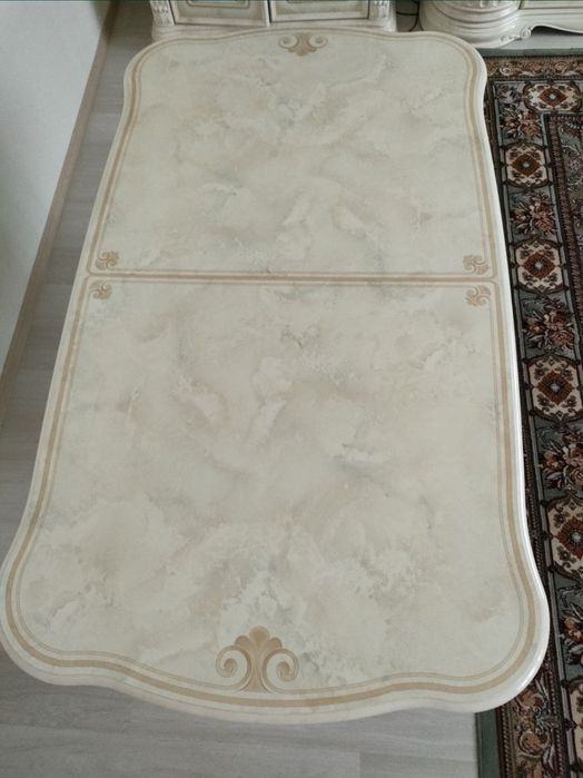 Стол в гостиную.