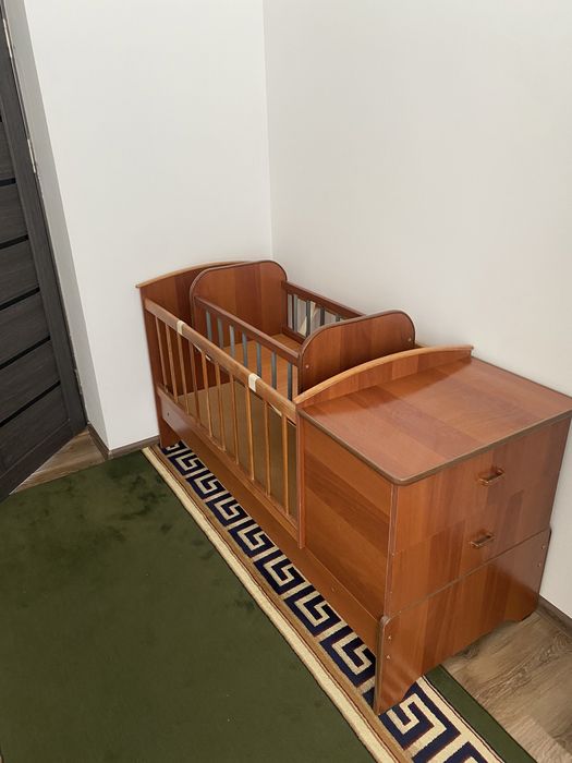 Детская кровать с колыбелькой