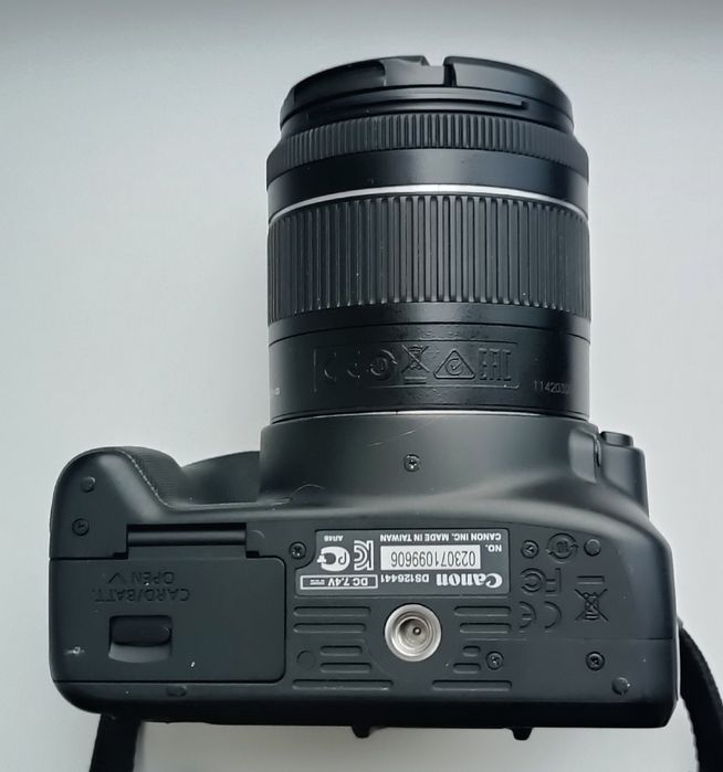 Canon eos 100d (Touch screen, 18Mp, Full HD)