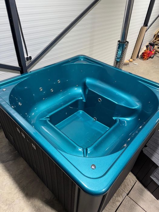 Ciubar patrat 2.2m x 2.2m