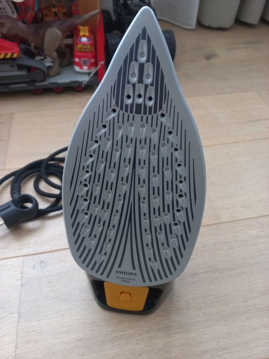 Парна ютия Philips - Azur 7000 Series DST 7040, 2800W