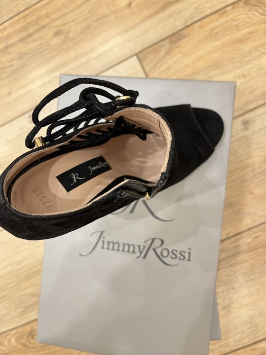 Женственные ботильоны