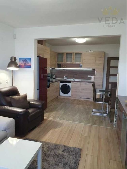 Дава се под наем Тристаен апартамент в София, Център - 90 кв.м за 750 € - Снимка #1