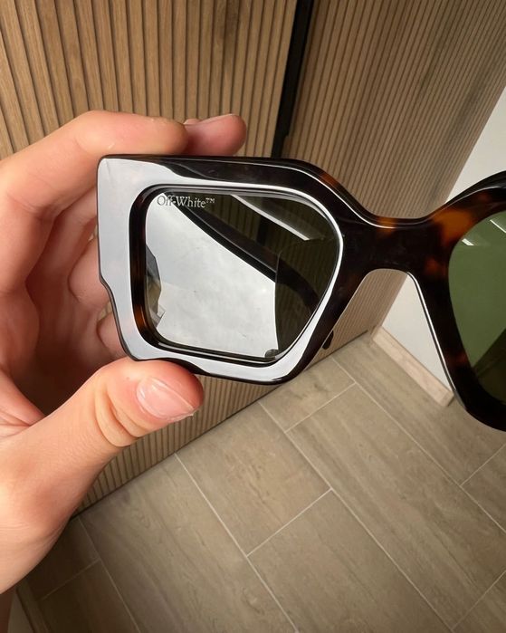 Оригинални слънчеви очила Off White!