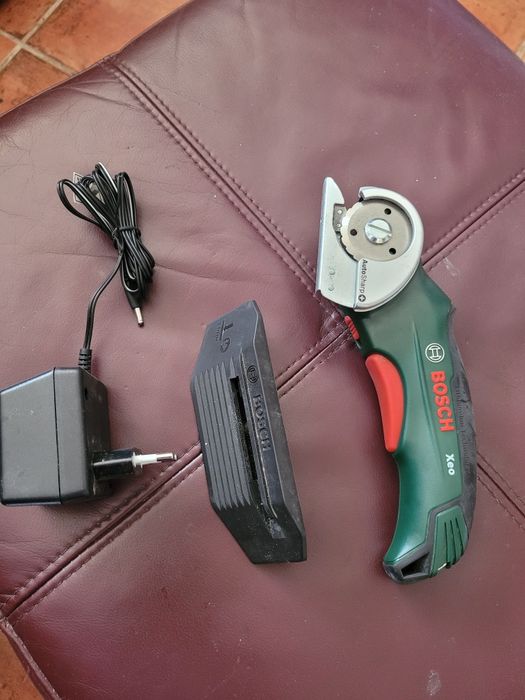 Bosch Xeo, mașina de tăiat covoare