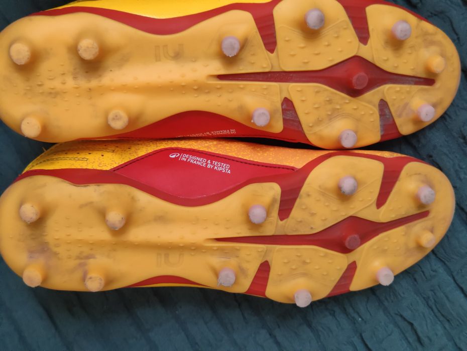 Футболни  Бутонки
Фут4.4