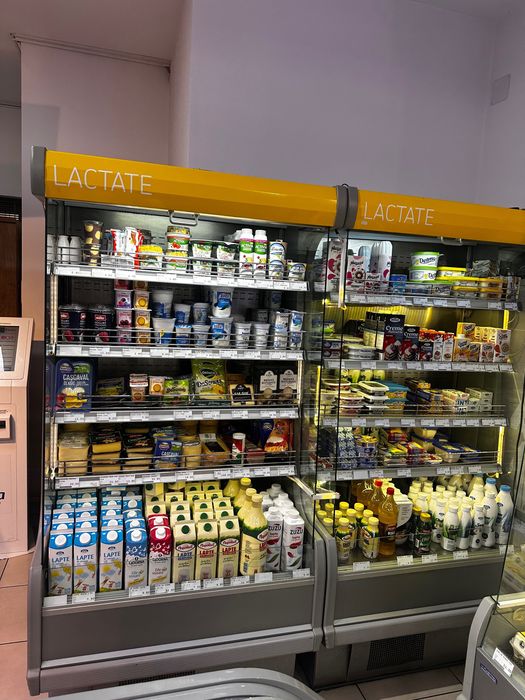 Vitrine frigorifice pentru produse alimentare