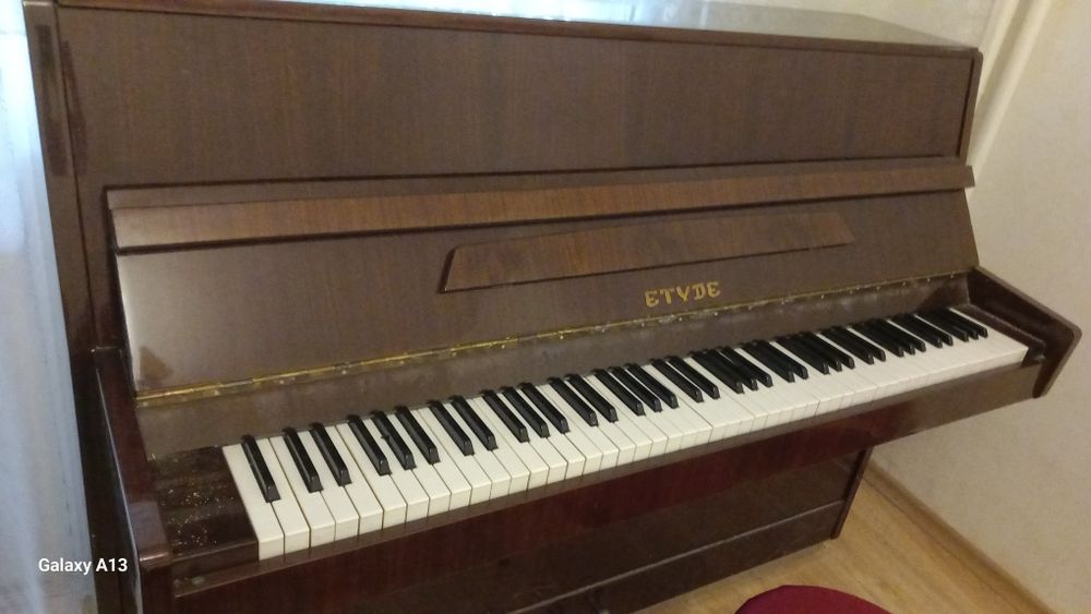 Пиано  Етюд с три педала