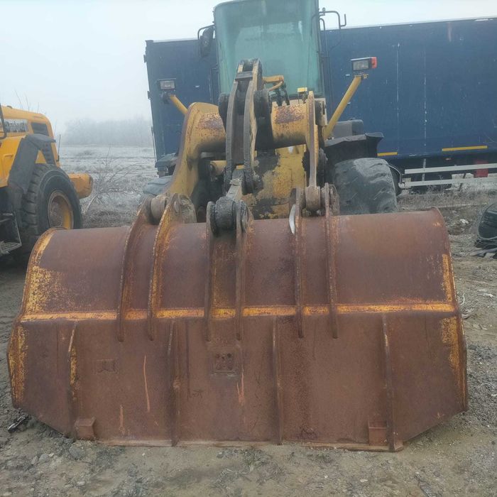 Încărcător frontal