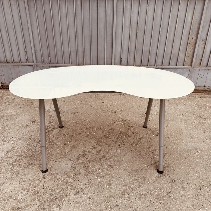 Дизайнерско шведско офис бюро IKEA GALANT – стъклен плот