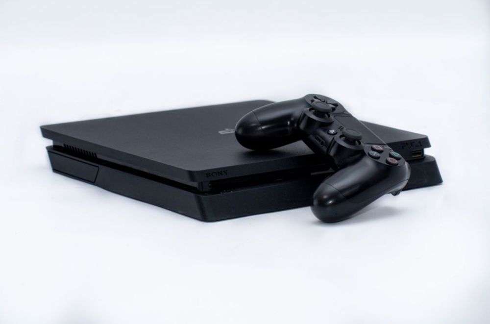 PS 4 , PlayStation 4 Slim 1 TB cu maneta si jocuri | Fgames