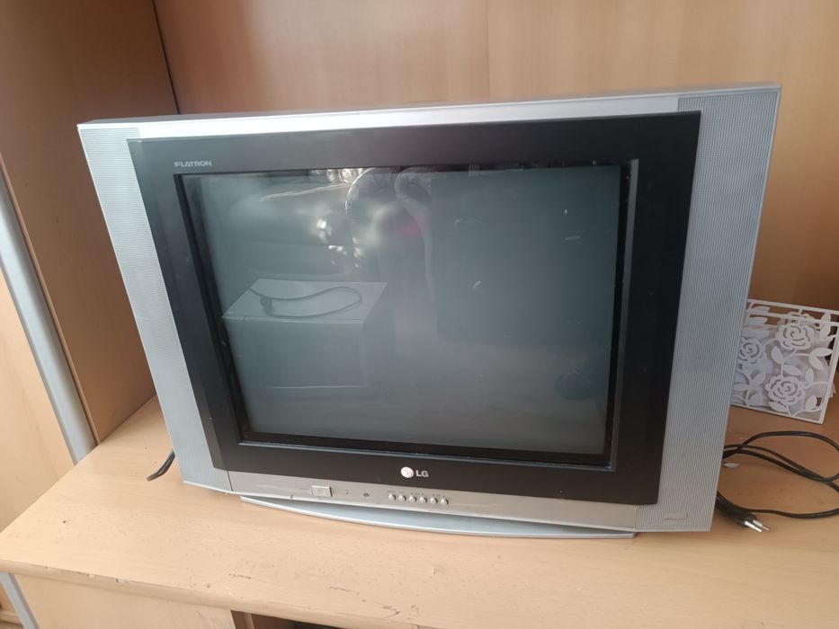 Продам телевизор LG