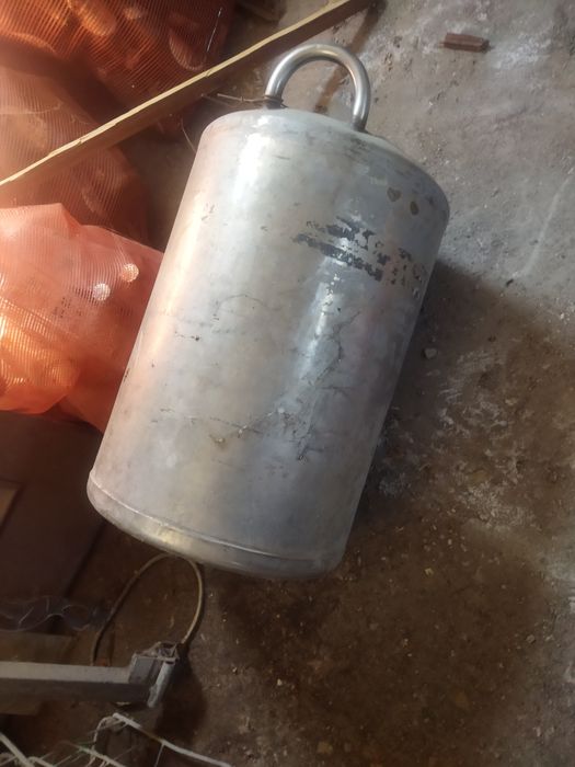 Продам бачок хромированный два бочка