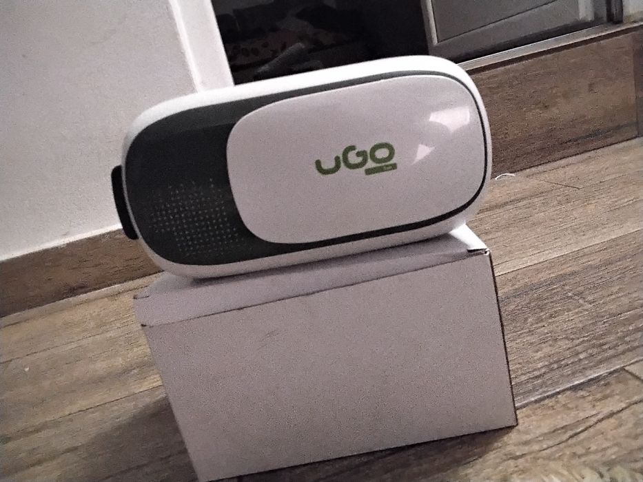 Dronă UGO cu camera prin ochelari  VR