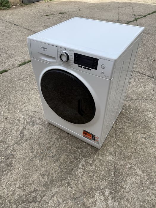 Продавам пералня със сушилня Hotpoint Ariston