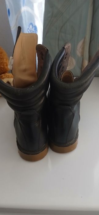 Bocanci din piele naturală