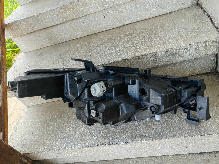 Фар Mazda CX5 17-22 г. LED ляв / Фар Мазда ЦХ5 Оригинален