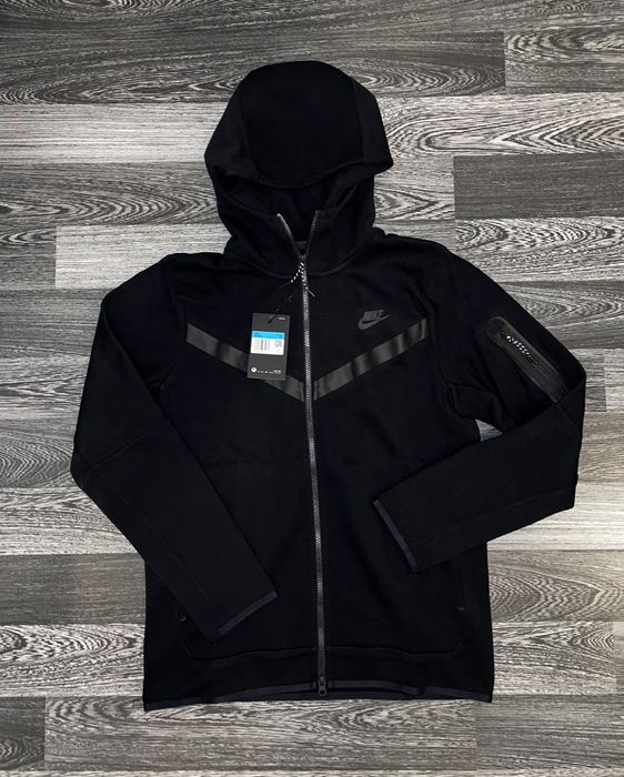 Hanorac Nike Tech Fleece Negru