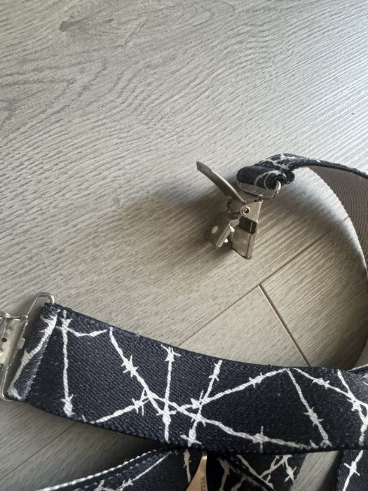 Bretele deosebite, de caliate, sarma ghimpata