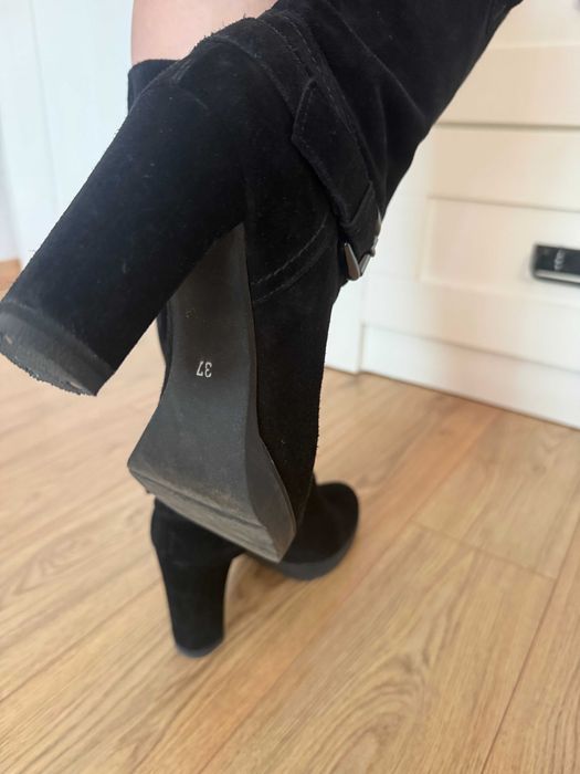 Cizme negre piele intoarsă