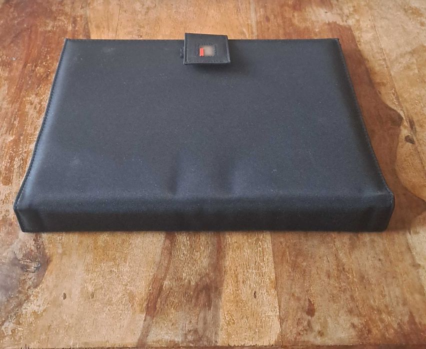 папка за документи класьор черна с 4 ринга със затваряне тип велкро