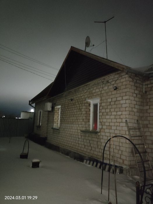 Продам два дома с гаражом.