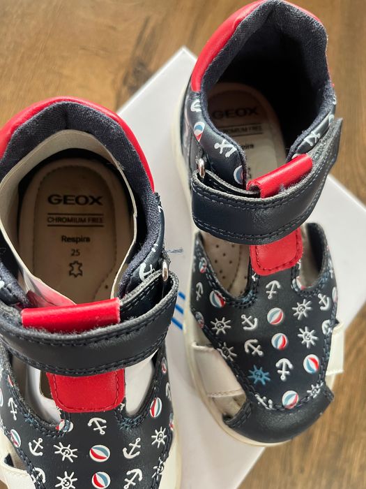 Geox сандали естествена кожа 25номер