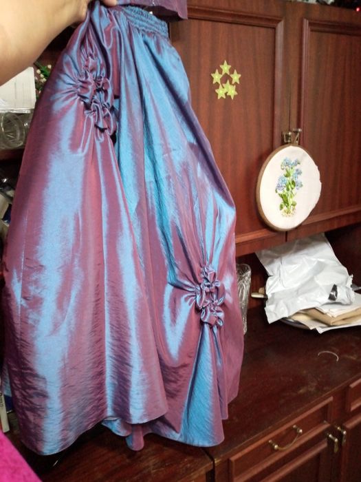 Подростковое красивое платье - 30 размер