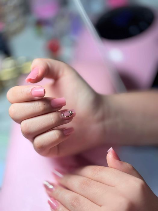 Unghii cu gel/ semi cu apex/ pedichiură estetică Sectorul 1