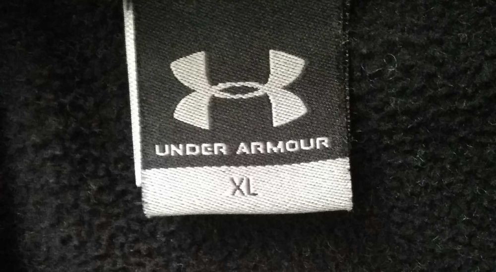 Суичър с качулка UNDER ARMOUR THERMA FIT. Ватиран. Размер XL.