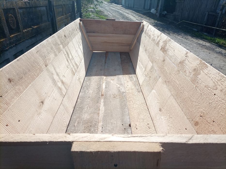 Vând căruță pentru tractor