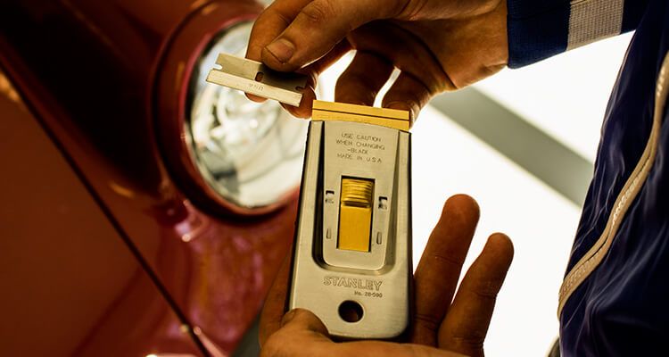 Метален Нож за сваляне на боя STANLEY 0-28-500