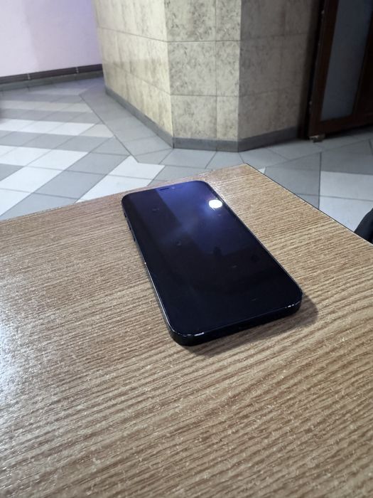 Vand iphone 12 folosit