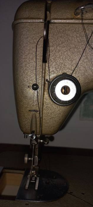 Mașina de cusut Pfaff