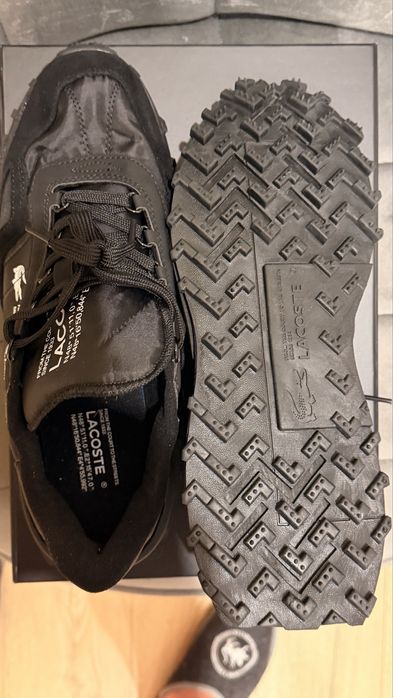 Кроссовки новые