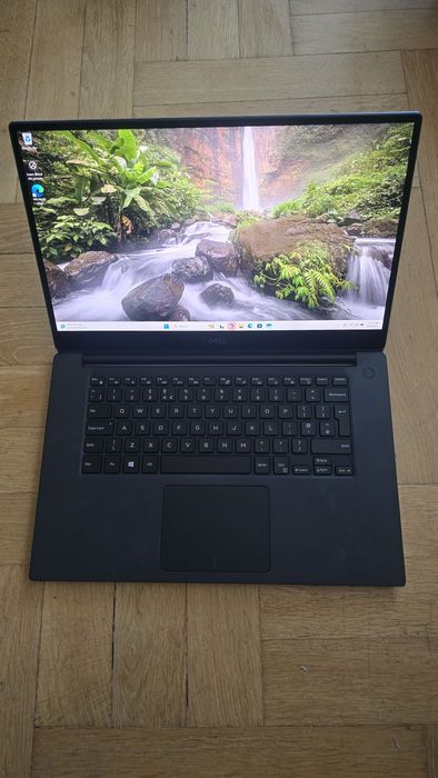 Dell xps 7590 4K i5-9300H 15.6" 32GB RAM 512GB SSD