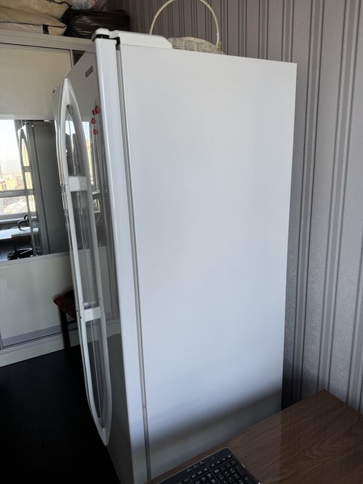 Холодильник Samsung