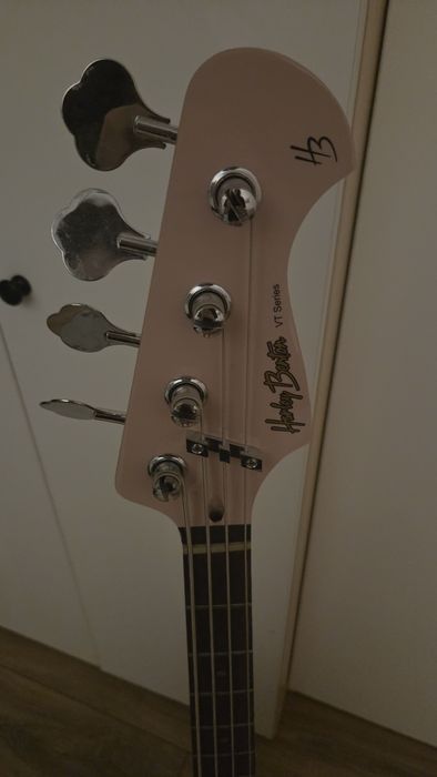 Harley Benton MV-4P Shell Pink Bass