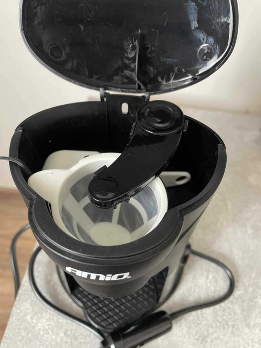 Aparat de cafea, pentru masina