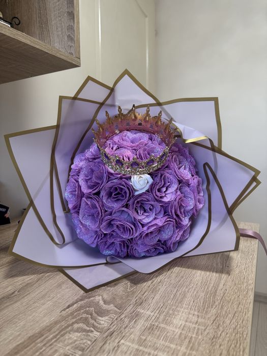Buchet de trandafiri mov