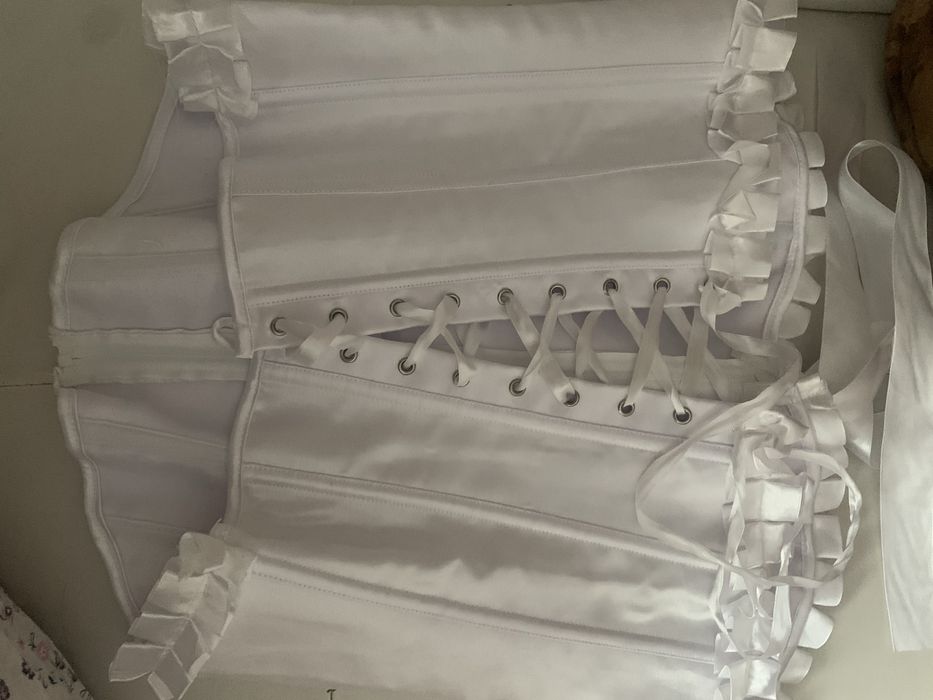 Corset alb elegant L - 55 lei