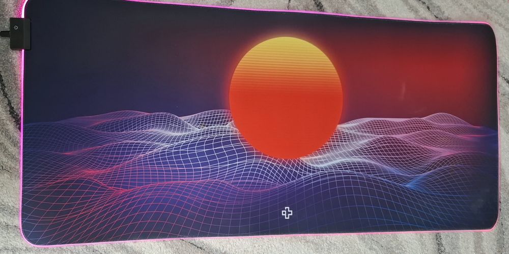 Vând mousepad qwertykey cyberwave v1