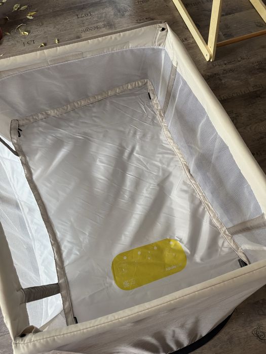 Кошара AeroMoov AeroSleep + арка с играчки