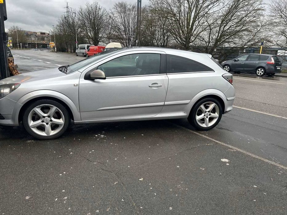 Opel Astra H GTC 1.7 CDTI