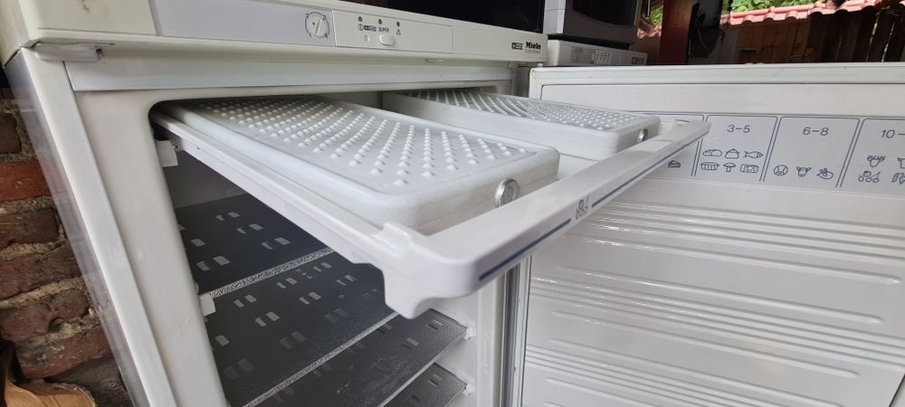 Фризер Miele 162см 8бр чекмеджета