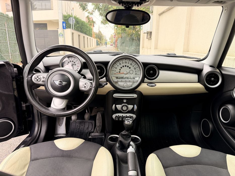 MINI Cooper 1.6 Benzina (120 CP) | Trapă Panoramică • Xenon • Istoric Service