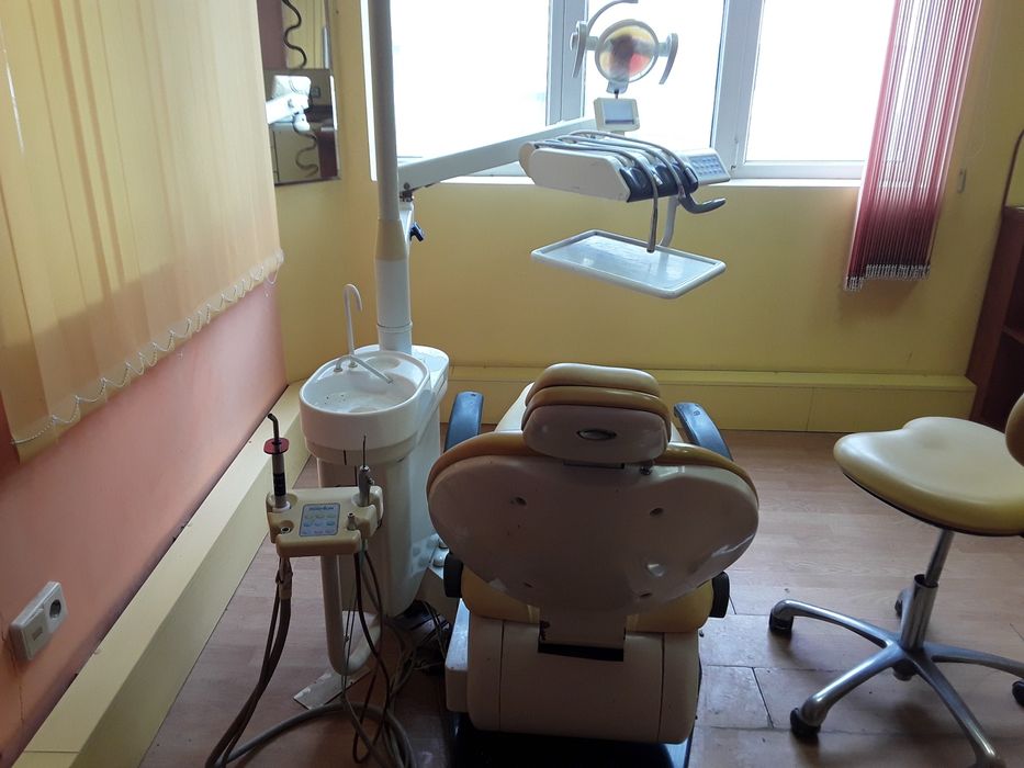 6Пълно оборудване стоматологичен  кабинет,от 2014г не работи .