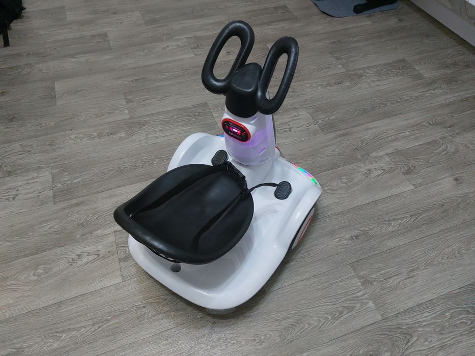 Электромобиль детский