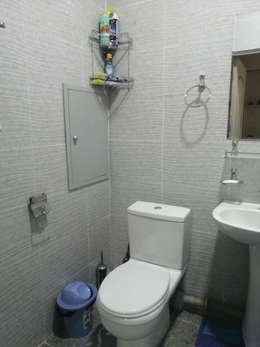 Продам квартиру (своя 2 х комнатная)