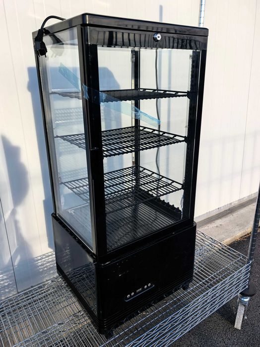 Хладилна витрина вертикална 78 литра. CL-78